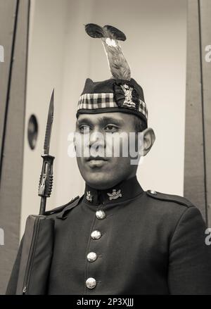 ÉDIMBOURG, ÉCOSSE, EUROPE - Garde du château d'Édimbourg, au Scottish National War Memorial. Banque D'Images