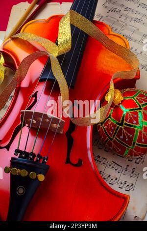 La vie morte de Noël et de violon de Bsauque Banque D'Images