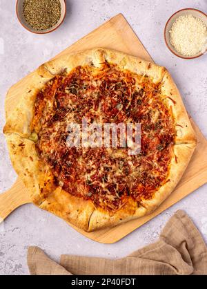 Photographie alimentaire de pizza mexicaine, viande, boeuf, fromage; jalapeno, tomate; sauce; origan; épicé Banque D'Images