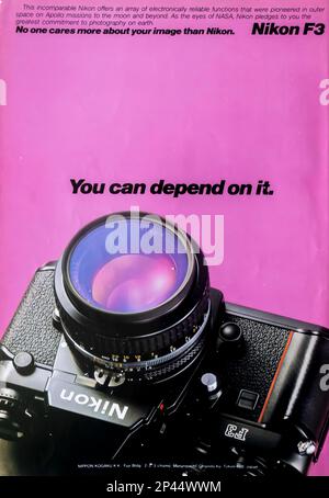 Publicité Nikon F3 dans un magazine NatGeo juin 1981 Banque D'Images