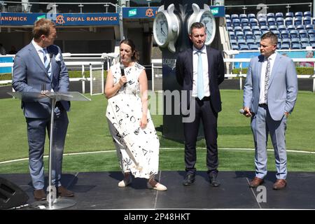 Sydney, Australie. 6th mars 2023. Racing NSW et l'Australian Turf Club lancent le célèbre Sydney Autumn Racing Carnival au célèbre champ de courses Royal Randwick de Sydney, présentant des stars de course de renommée mondiale, de la mode, de l'hospitalité, des divertissements et des événements spectaculaires du 11 mars au 15 avril à Rosehill Gardens et Royal Randwick. En photo, G-D, entraîneurs: Annabel Neasham, Adrian Bott et Paul Snowden. Crédit : Richard Mines/Alamy Live News Banque D'Images