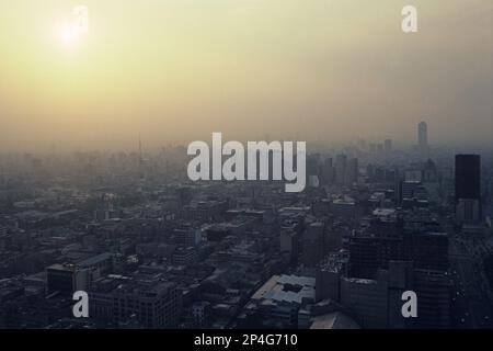 Smog photochimique au-dessus de la ville, Mexico, Mexique Banque D'Images