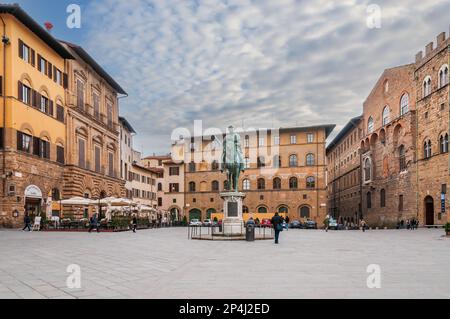 Statue équestre du Duc de Florence et I Grand Duc de Toscane Cosimo I de Medici sur la Piazza della Signoria à Florence en Toscane, Italie Banque D'Images