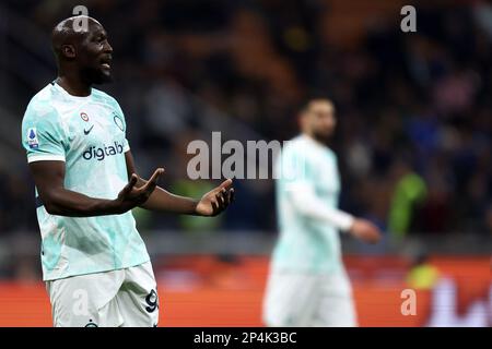 Milan, Italie. 05th mars 2023. Romelu Lukaku du FC Internazionale gestes pendant la série Un match de football entre le FC Internazionale et nous Lecce au Stadio Giuseppe Meazza sur 5 mars 2023 à Milan Italie . Credit: Marco Canoniero / Alamy Live News Banque D'Images