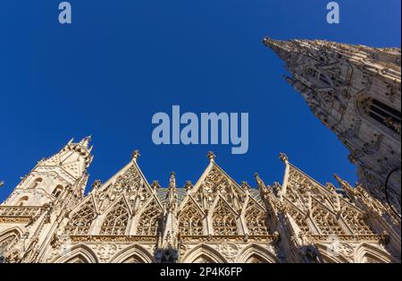 Extérieur de la rue La cathédrale de Stephen à Vienne, en Autriche, le plus important bâtiment religieux de la ville Banque D'Images