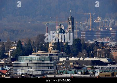 Vue panoramique depuis le Grossminster-Tower à avec l'église evangelican Zurich-enge Banque D'Images