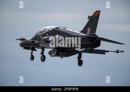 Vallée de la RAF, Holyhead, pays de Galles sur 2 mars 2023. Atterrissage en jet d'entraînement Royal Air Force Hawk Banque D'Images