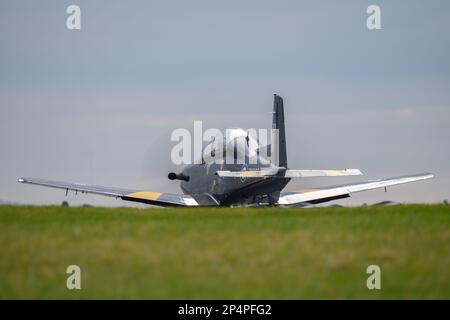 Vallée de la RAF, Holyhead, pays de Galles sur 2 mars 2023. Avion d'entraînement Texan de la Royal Air Force se préparant à partir Banque D'Images