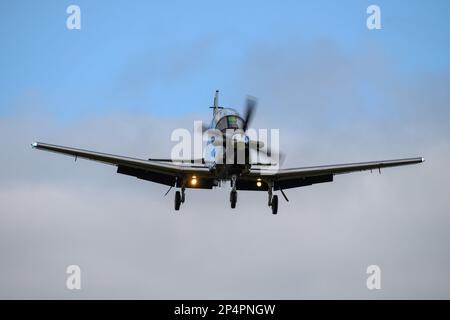 Vallée de la RAF, Holyhead, pays de Galles sur 2 mars 2023. Atterrissage d'un avion d'entraînement Texan de la Royal Air Force Banque D'Images