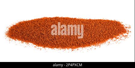 Pieu de poudre de piments rouges isolé sur le dos blanc Banque D'Images