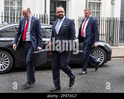 Londres ,Royaume-Uni 06/03/2023. Aujourd'hui, le secrétaire aux Affaires étrangères James est perçu comme une relation avec l'Argentine à l'extérieur de Downing Street, à Londres Banque D'Images