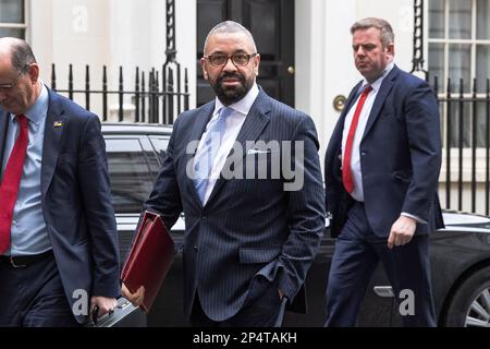 Londres ,Royaume-Uni 06/03/2023. Aujourd'hui, le secrétaire aux Affaires étrangères James est perçu comme une relation avec l'Argentine à l'extérieur de Downing Street, à Londres Banque D'Images