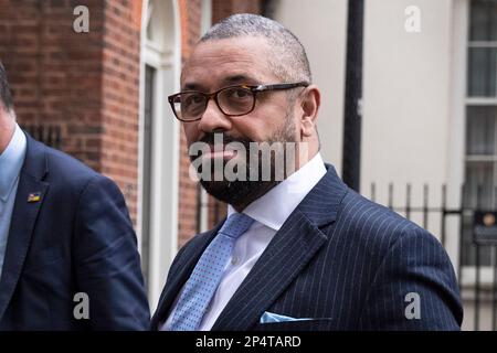 Londres ,Royaume-Uni 06/03/2023. Aujourd'hui, le secrétaire aux Affaires étrangères James est perçu comme une relation avec l'Argentine à l'extérieur de Downing Street, à Londres Banque D'Images
