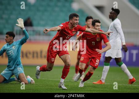 Tachkent, Ouzbékistan. 6th mars 2023. Mutalifu Yimingkari (2nd L) de Chine célèbre les résultats du match du Groupe D entre la Chine et l'Arabie Saoudite de la coupe asiatique U20 de l'AFC à Tachkent, Ouzbékistan, 6 mars 2023. Credit: Che Zhouyong/Xinhua/Alay Live News Banque D'Images