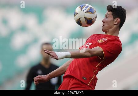 Tachkent, Ouzbékistan. 6th mars 2023. Baihelamu Abuduwaili contrôle le ballon pendant le match du Groupe D entre la Chine et l'Arabie Saoudite de la coupe d'Asie AFC U20 à Tachkent, Ouzbékistan, 6 mars 2023. Credit: Che Zhouyong/Xinhua/Alay Live News Banque D'Images