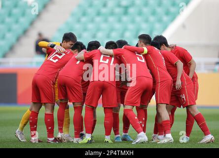 Tachkent, Ouzbékistan. 6th mars 2023. Les joueurs de départ de la Chine se sont alignés avant le match du Groupe D entre la Chine et l'Arabie Saoudite de la coupe d'Asie AFC U20 à Tachkent, Ouzbékistan, 6 mars 2023. Credit: Che Zhouyong/Xinhua/Alay Live News Banque D'Images