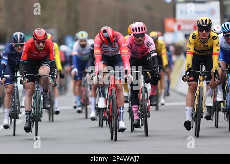 Deuxième étape de l'édition 81st de la course Paris-Nice de huit jours, de Bazainville à Fontainebleau (163,7 km) en France, lundi 06 mars 2023. BELGA PHOTO DAVID PINTENS Banque D'Images