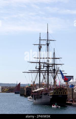 Brest, France - 14 juillet 2022 : l'étoile du Roy (étoile du roi) est une frégate de sixième prix à trois mâts. Banque D'Images