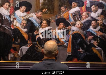 Visiteurs au musée Frans Hals, Haarlem, Hollande Banque D'Images