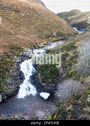 Cascades sur la rivière Dundonnell, près de la forêt de Dundonnell, Wester Ross, Highlands, Écosse Banque D'Images