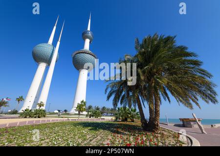 Kuwait Towers, également connu sous le nom de Kuwait Water Towers et est devenu un monument et symbole du Koweït moderne. Construit avec du béton armé et précontraint. Banque D'Images