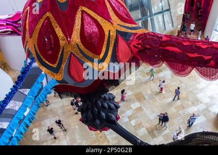 'Valquiria' par Joana Vasconcelos, Guggenheim Museum, Bilbao, Espagne Banque D'Images