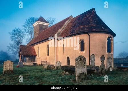Église de Wissington Suffolk, vue sur l'église de St Mary Wiston classée en grade 1 datant du 11th siècle, située dans le village de Wissington Suffolk, en Angleterre Banque D'Images