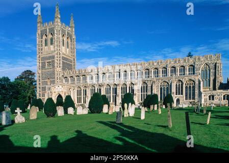 Long Melford, vue de l'église de l'église Holy Trinity - une grande église paroissiale médiévale dans le Suffolk village de Long Melford, England, UK. Banque D'Images