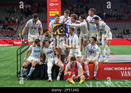 VANCOUVER, CANADA - 05 MARS : les hommes argentins célèbrent la médaille d’or lors de la série HSBC World Rugby Sevens 2023 au stade BC place de Vancouver, au Canada. (Photo par Tomaz Jr/PxImages) Banque D'Images