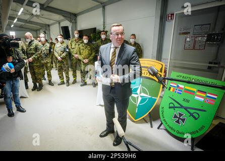 Rukla, Lituanie. 06th mars 2023. Boris Pistorius (SPD), ministre fédéral de la Défense, s'adresse aux soldats lors d'une visite au contingent allemand de déploiement de la présence avancée renforcée. L'Allemagne est à la tête du groupe de bataille en Lituanie. Credit: Kay Nietfeld/dpa/Alay Live News Banque D'Images