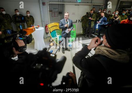 Rukla, Lituanie. 06th mars 2023. Boris Pistorius (SPD), ministre fédéral de la Défense, s'adresse aux soldats lors d'une visite au contingent allemand de déploiement de la présence avancée renforcée. L'Allemagne est à la tête du groupe de bataille en Lituanie. Credit: Kay Nietfeld/dpa/Alay Live News Banque D'Images
