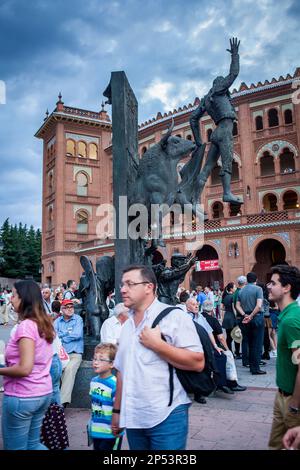 'El Yiyo' ou Jose Cubero Sanchez Monument, en face de l'arène de Las Ventas, Madrid, Espagne Banque D'Images