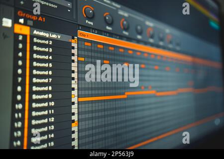 gros plan de MIDI Sequencer, travaillant sur la musique. Photo de haute qualité Banque D'Images