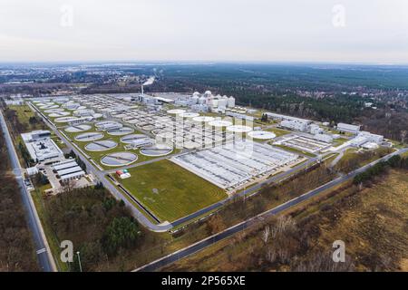 Usine de traitement des eaux usées de Czajka à Varsovie, Pologne, vue panoramique. Photo de haute qualité Banque D'Images