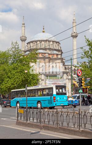 Istanbul, Turquie - 11 mai 2019 : la mosquée Laleli (turque : Laleli Camii, ou mosquée tulipe) est une mosquée impériale ottomane datant de 18th ans située à Lalel Banque D'Images