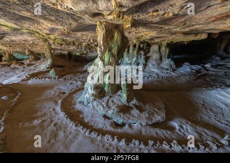 Belle vue intérieure sur les grottes de Quadirikiri. Paysages naturels étonnants. Aruba. Banque D'Images