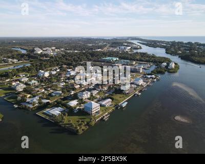 Vue aérienne des maisons du bord de mer de Cape Haze. Banque D'Images