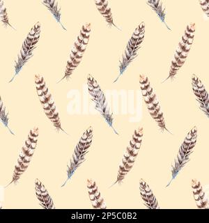 Motif en plumes beige aquarelle à rayures marron sans coutures. Banque D'Images