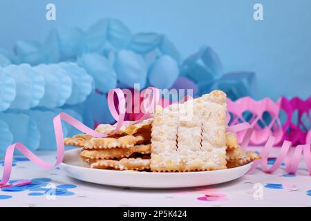 En-cas de dessert italien frit pour la saison de carnaval appelée 'Galani', 'Chiacchiere' ou 'Crostoli' selon la région. Également connu sous le nom de Angel Wings Pastry Banque D'Images