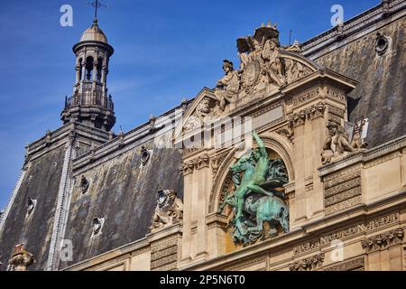 Monument de Paris, bâtiments du Musée du Louvre Banque D'Images