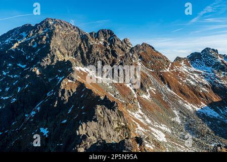 Paysages étonnants des sommets de Sweinica, Zawrat et Zmarzle Czuby en automne Tatra Banque D'Images