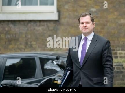 Robert Jenick le député (ministre de l'Immigration) arrive à Downing Street pour une réunion du Cabinet d'urgence, le 27th février 2023 Banque D'Images