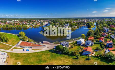 Vue aérienne de la ville d'Augustów, Podlaskie Voivodeship Banque D'Images