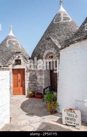 Les maisons italiennes Trulli situées à Alberobello, dans la région des Pouilles, exposent la culture traditionnelle et médiévale des habitats de la péninsule. Banque D'Images