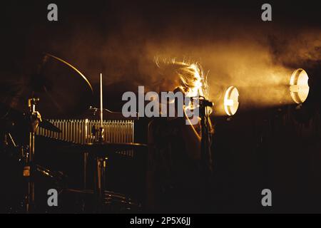 Copenhague, Danemark. 06th mars 2023. Le groupe de rock progressif belge Brutus joue un concert à VEGA à Copenhague. Ici, le batteur Stefanie Mannaerts est vu en direct sur scène. (Crédit photo : Gonzales photo/Alamy Live News Banque D'Images