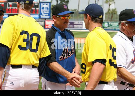 New York Mets Darryl Strawberry batting at the spring training baseball  facility in Port St. Lucie, Florida on March 12, 1989. Photo by Francis  Specker Stock Photo - Alamy