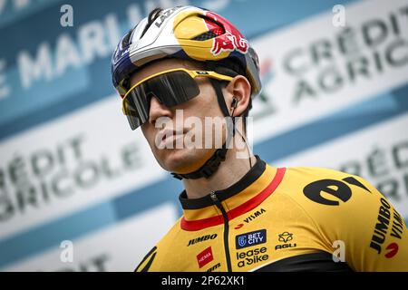 Follonica, Italie, 07 mars 2023. Wout van Aert de l'équipe Jumbo-Visma photographié au début de la deuxième étape de la course cycliste de Tirreno-Adriatico, de Camaiore à Follonica, Italie (209 km), mardi 07 mars 2023. BELGA PHOTO DIRK WAEM Banque D'Images