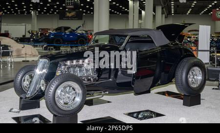DETROIT, MI/États-Unis - 24 février 2023 : une interprétation Ford Roadster 1933, à Detroit AutoRama. Banque D'Images