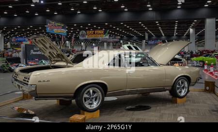 DETROIT, MI/États-Unis - 24 février 2023 : une restauration du GTO 1967 de Pontiac, à Detroit AutoRama. Banque D'Images