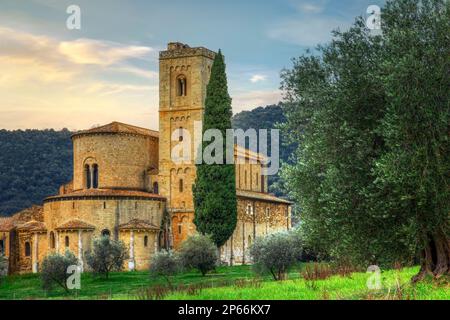 Abbaye de Sant'Antimo, Montalcino, Val d'Orcia, Toscane, Italie Banque D'Images